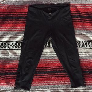 3/4 length capri leggings with cutouts